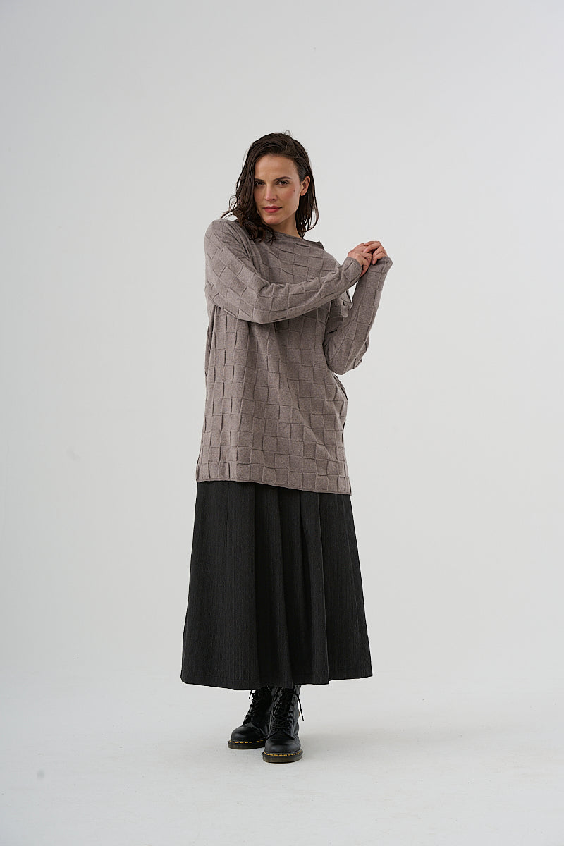 Skirt (463r1) made of a slightly structured viscose-wool blend