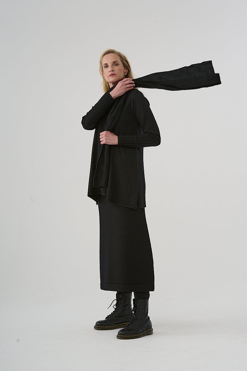 Scarf (450z2) made of 100% extrafine Merino wool