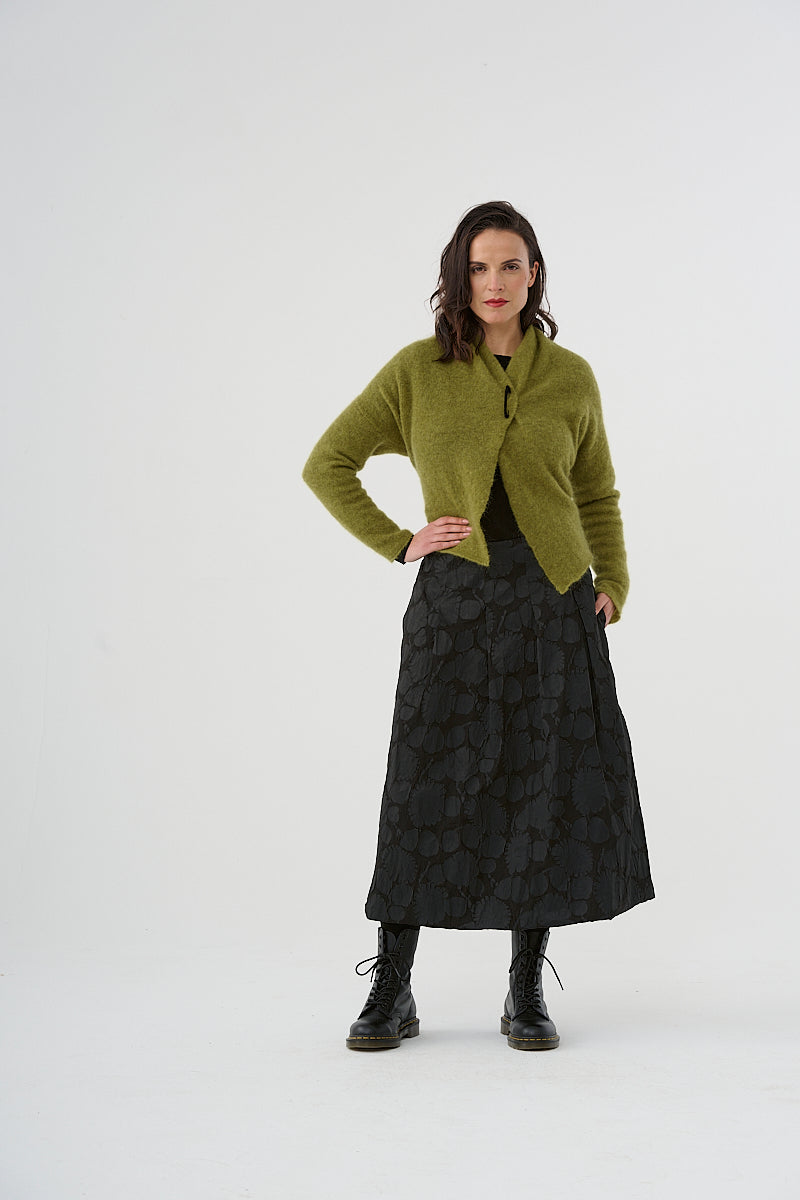 Skirt (466r2) made of winter cotton with a fine sculptural print
