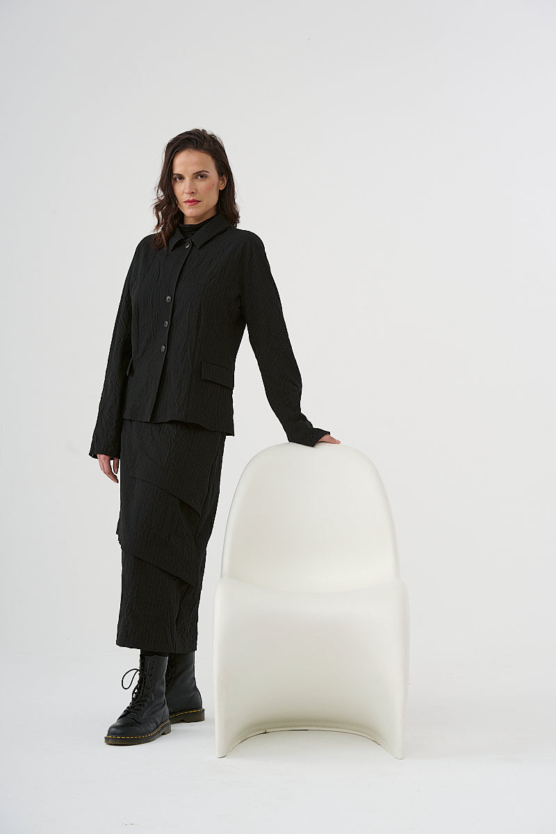 Skirt (461r1) made of structured, subtly striped mixed fabric