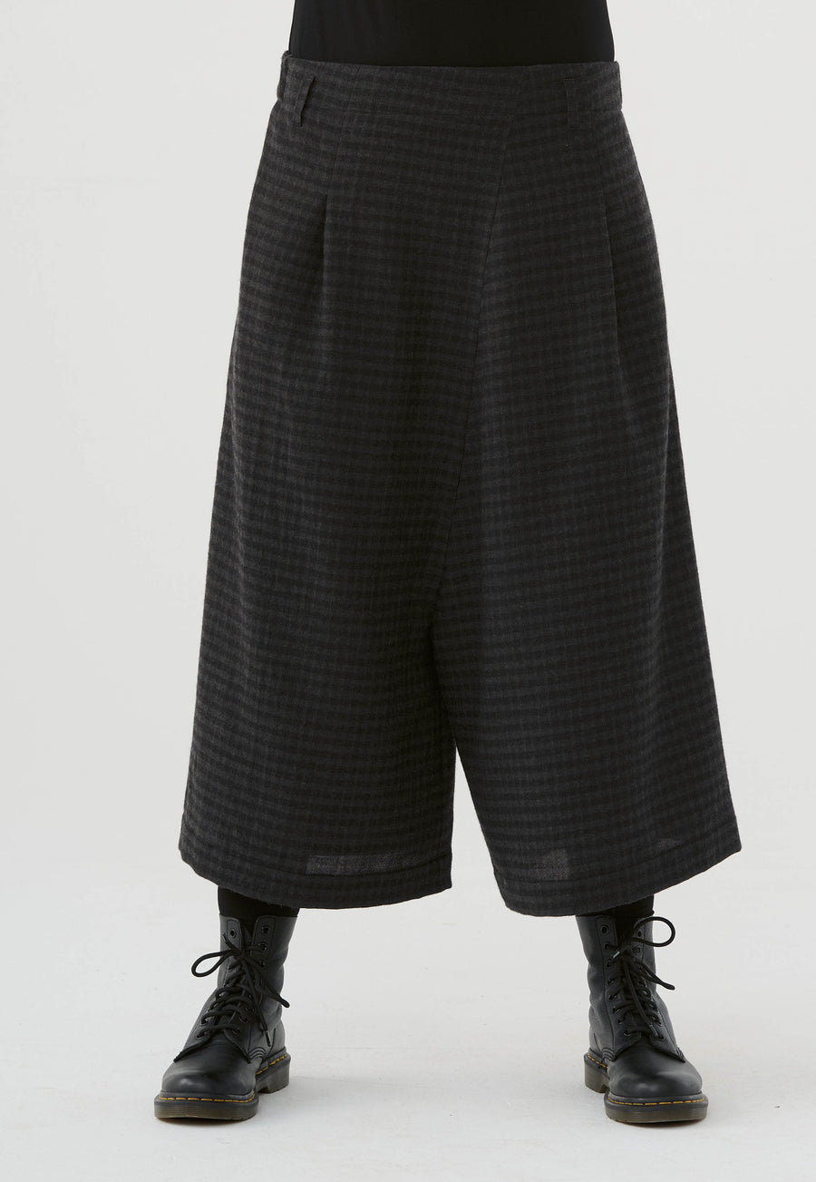 Hose / Hosenrock (464h2)  aus feinem Wollstoff kariert
