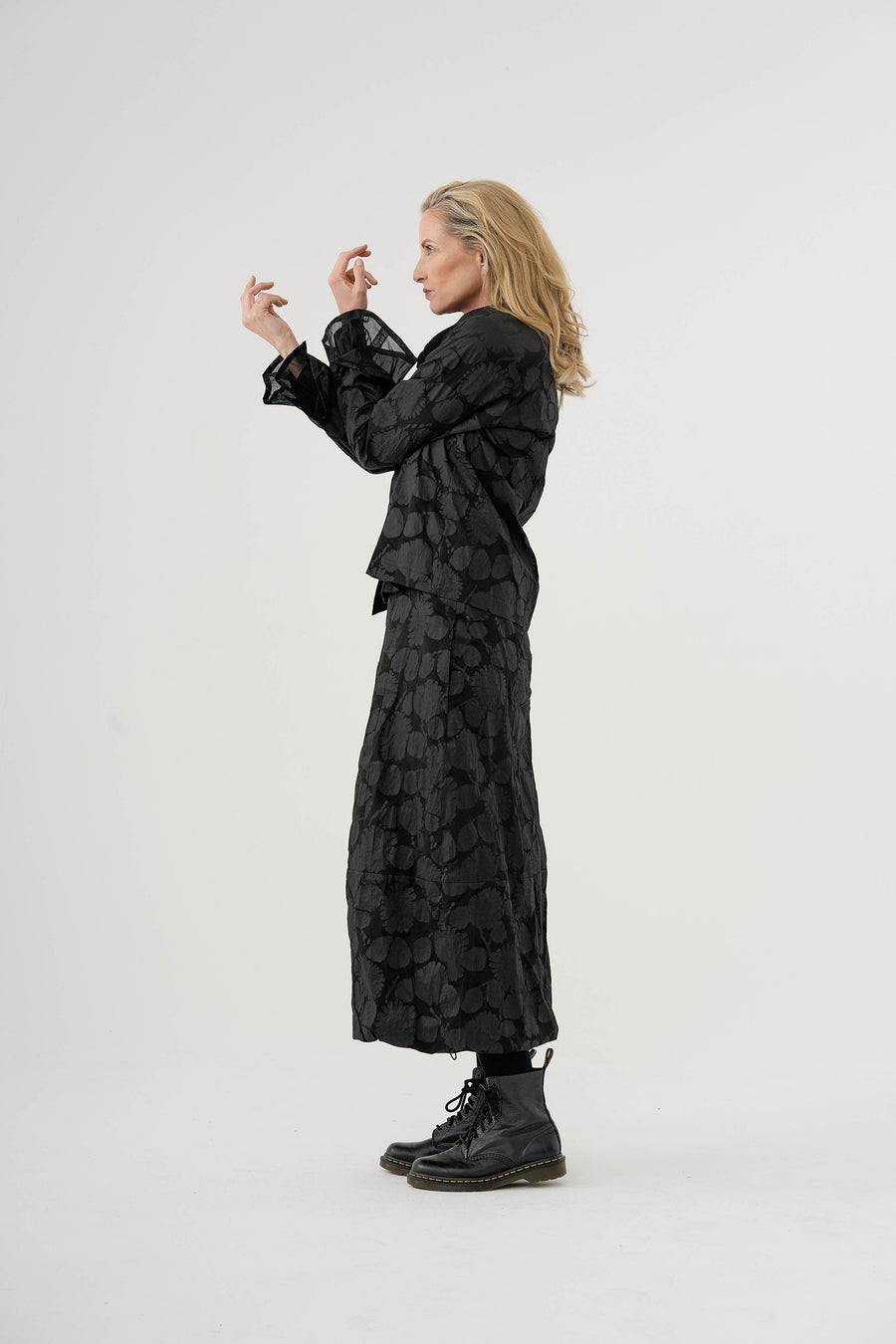 Jacke (466j1)  aus Winterbaumwolle mit feinem plastischen Print