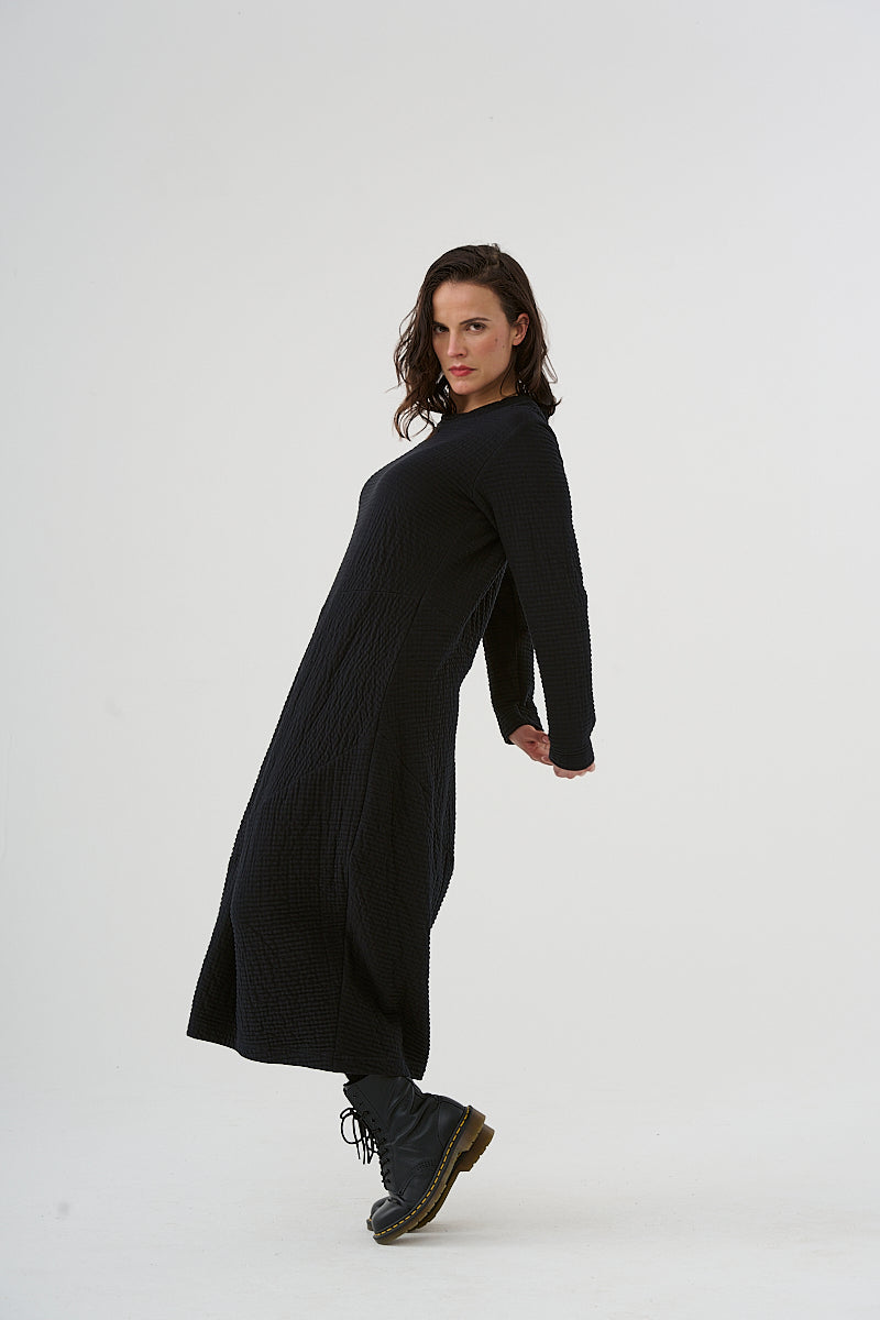 Dress (468k1) Cotton structured jersey with a stylish surface
