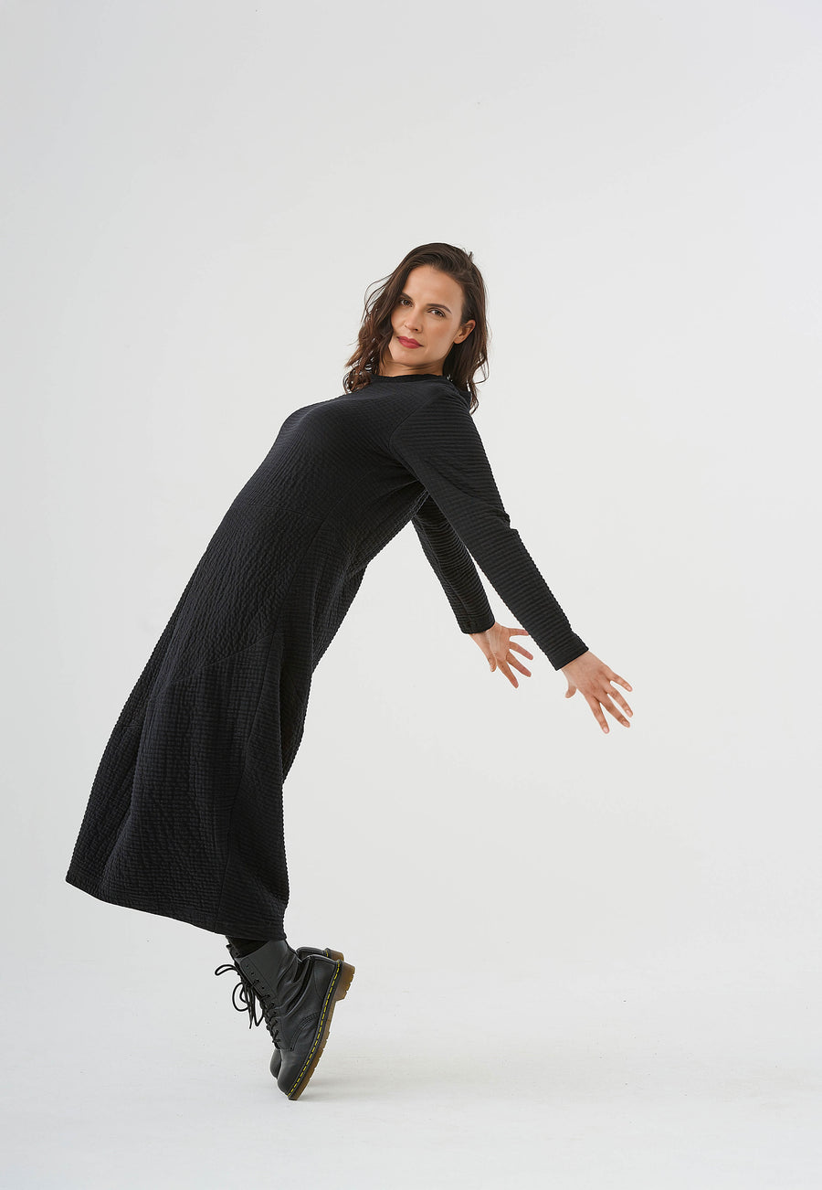 Dress (468k1) Cotton structured jersey with a stylish surface