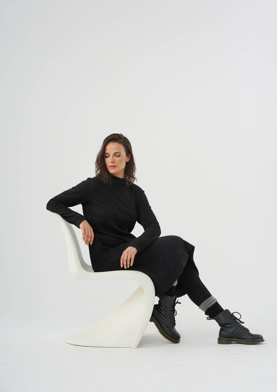 Dress (468k2) Cotton structured jersey with a stylish surface