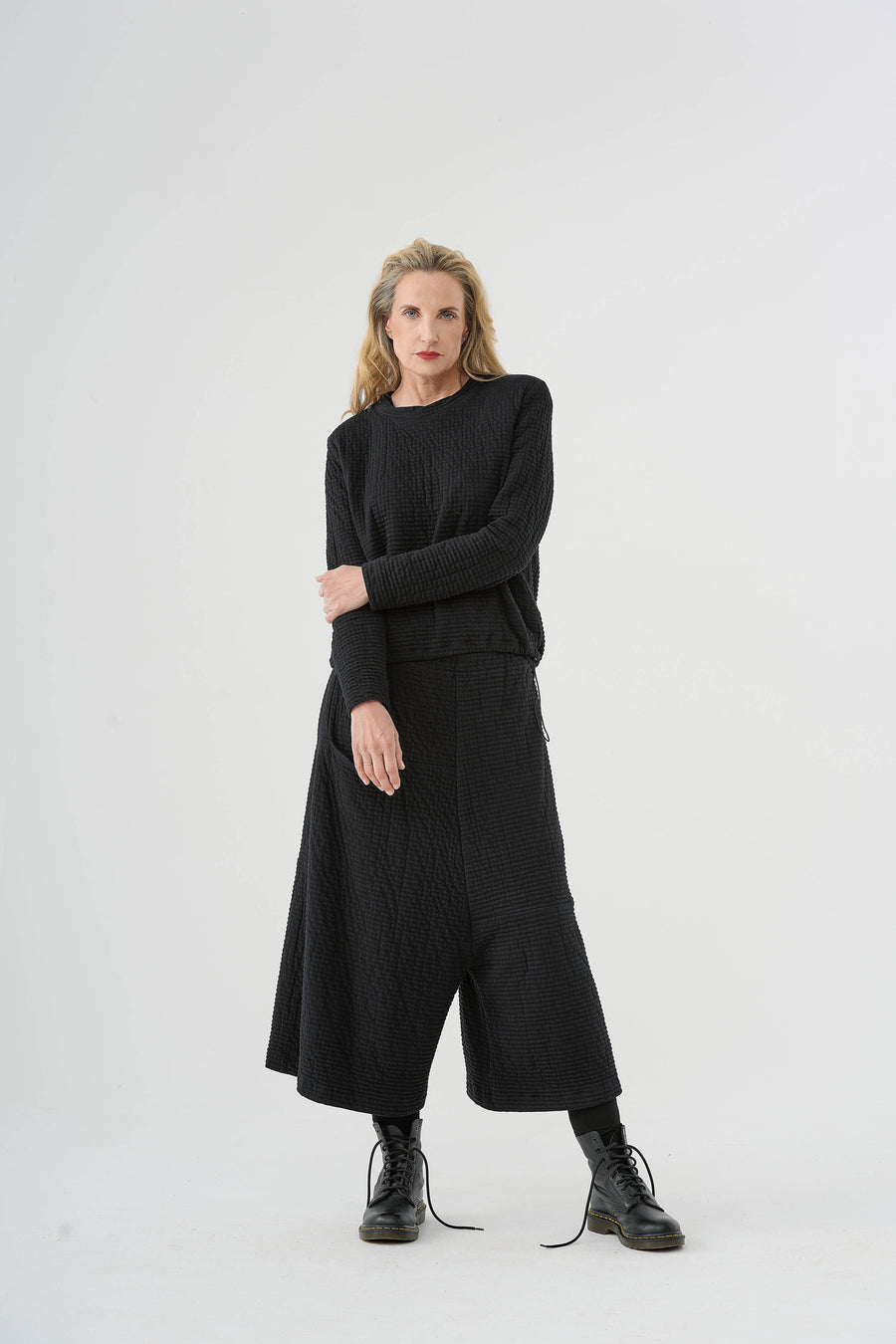 Pants (468h2) Cotton structured jersey with a stylish surface
