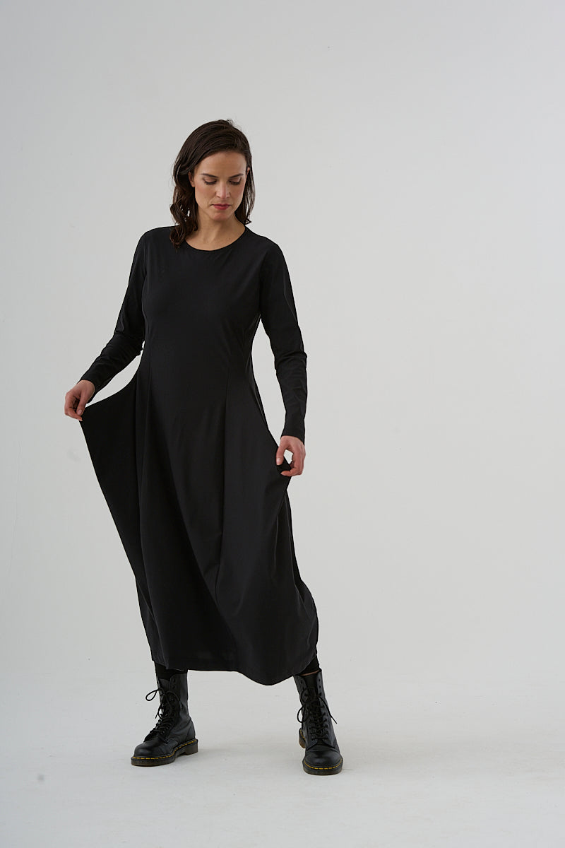 Dress (473k1) made of high-quality techno fabric