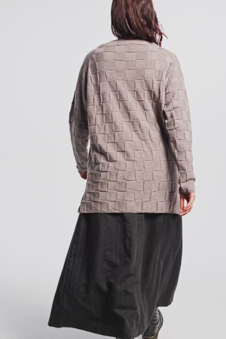 Skirt (463r1) made of a slightly structured viscose-wool blend
