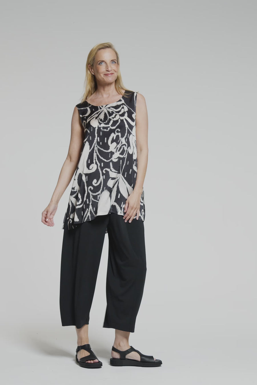 Trousers in acetate jersey blended fabric with elastane (328h2)