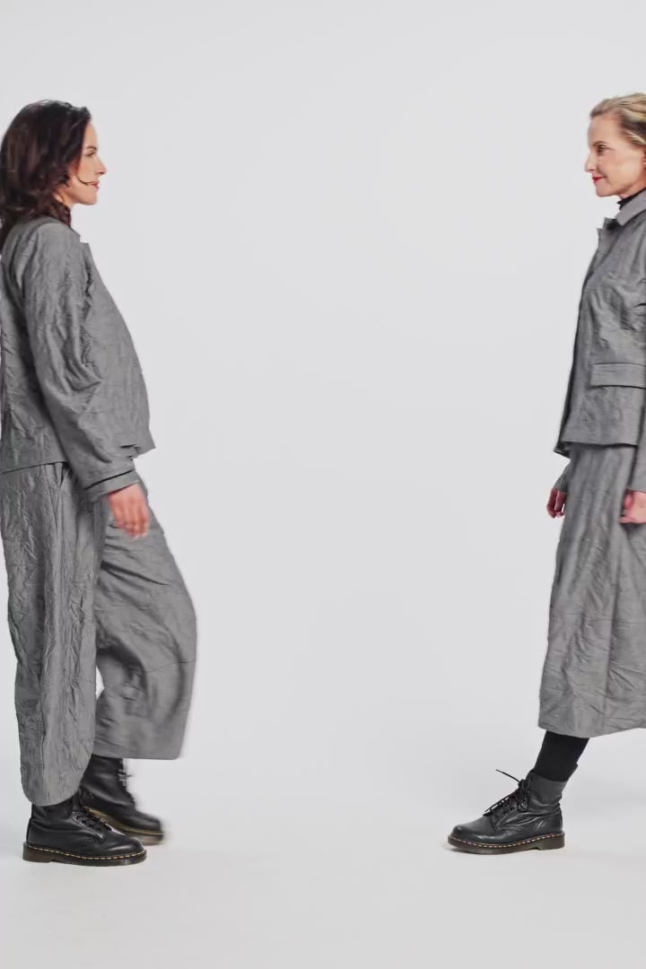 Trousers (462h1) made of finely crushed mixed fabric