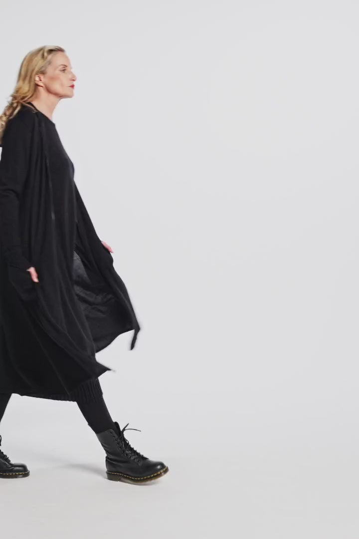 Dress (450k1) made of 100% extrafine Merino wool