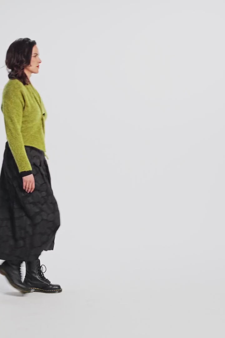 Skirt (466r2) made of winter cotton with a fine sculptural print