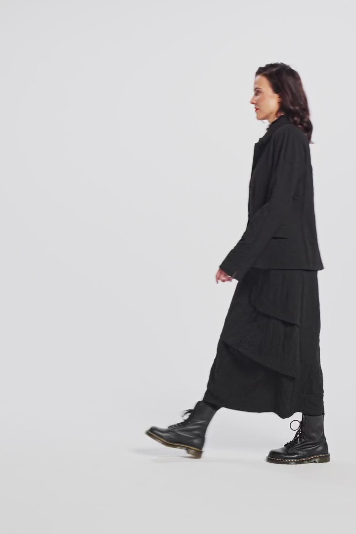 Skirt (461r1) made of structured, subtly striped mixed fabric
