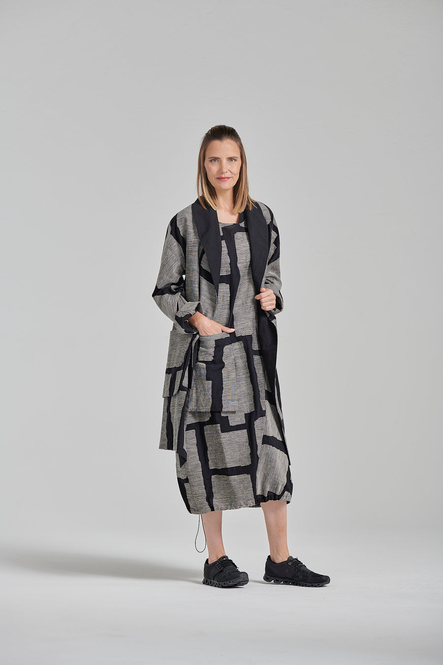 Kleid aus bedrucktem Leinen/Baumwolle-Mischgewebe (Art.-Nr. 129k1)