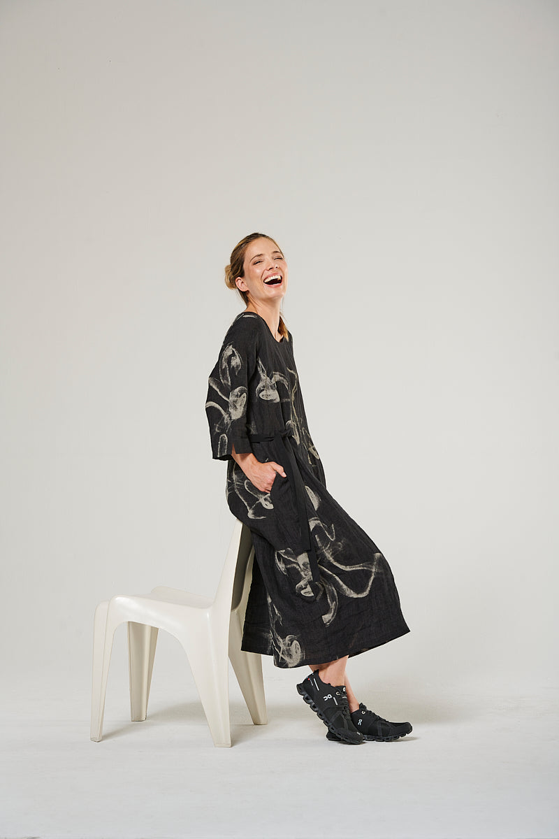 Dress from printed noble linen (item no. 224k1)