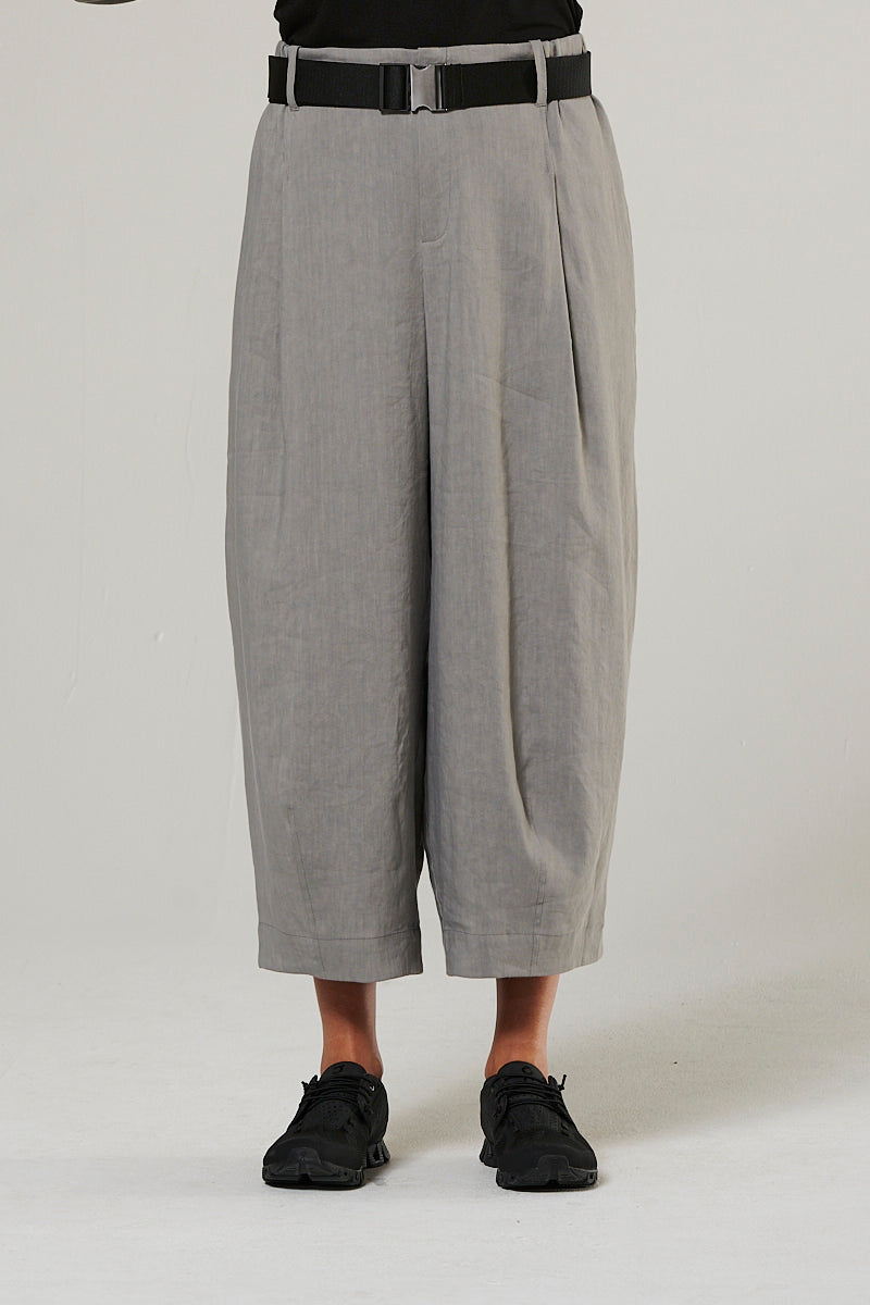 Pants in a linen/viscose blend with elastane (item no. 227h2)