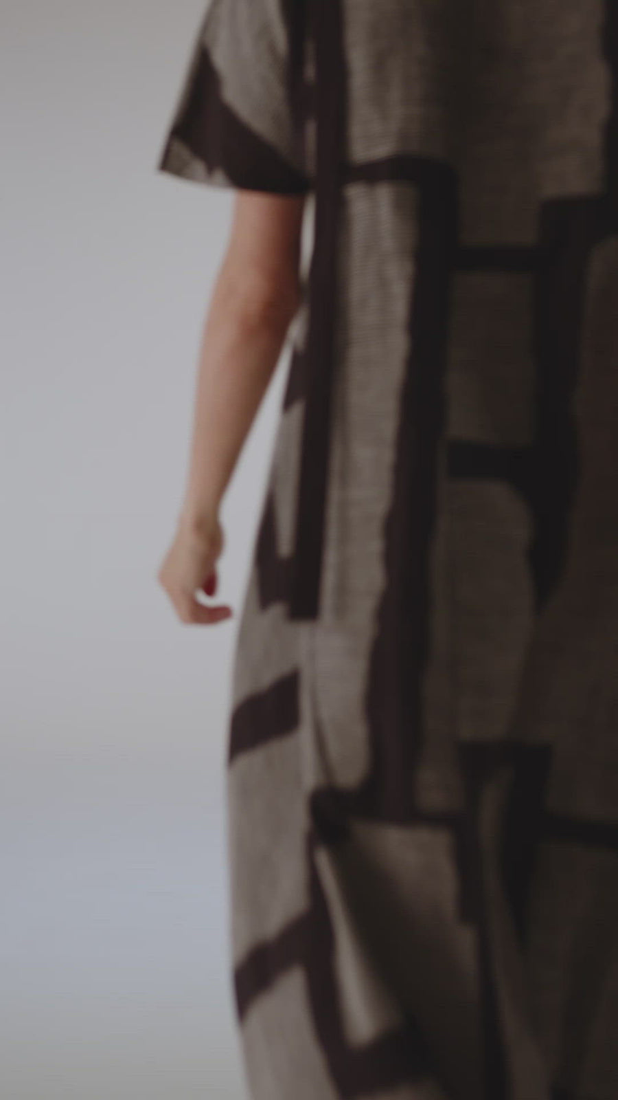 Kleid aus bedrucktem Leinen/Baumwolle-Mischgewebe (Art.-Nr. 129k1)