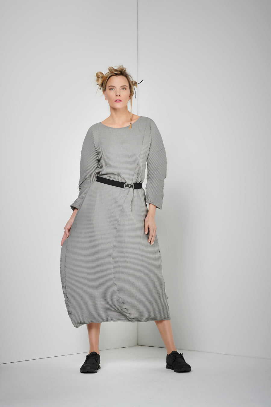 Kleid aus Techno-Plissee (Pleats) (Art.-Nr. 933k2)